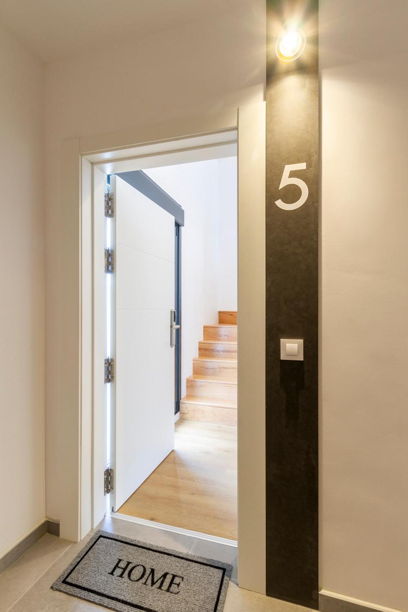 Urbanfive Apartamentos Ourense Centro Exterior photo